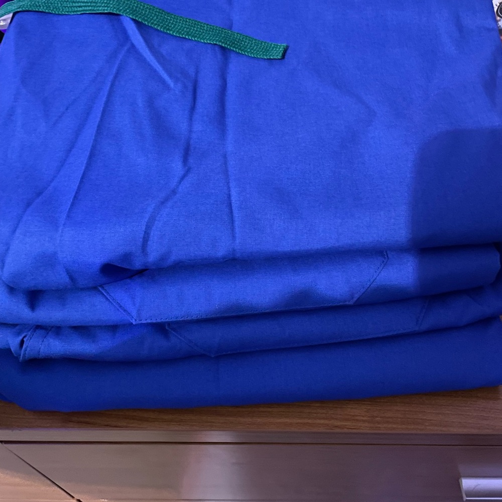 4 Pair of scrub pants, Brand new never worn